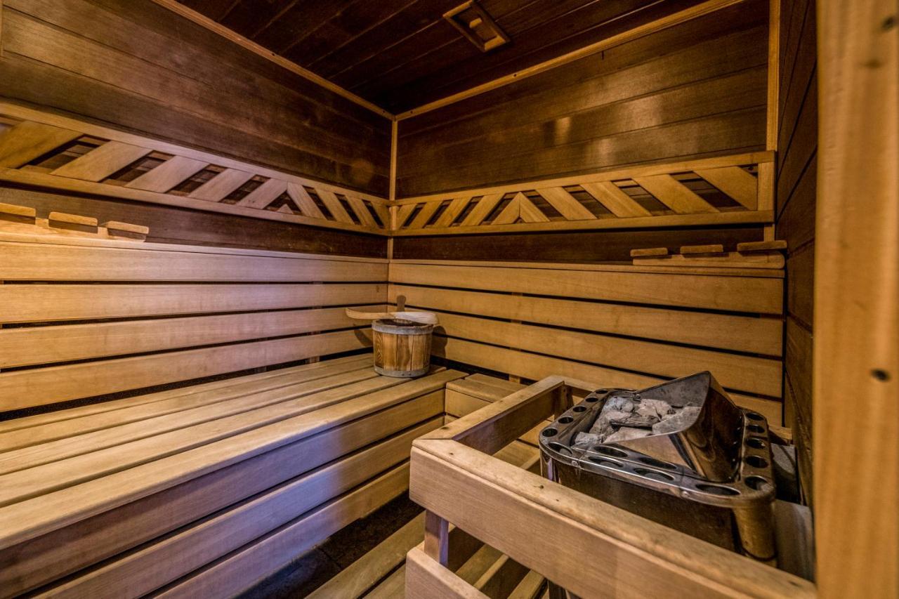 Hotel Forest Hills زيرك المظهر الخارجي الصورة