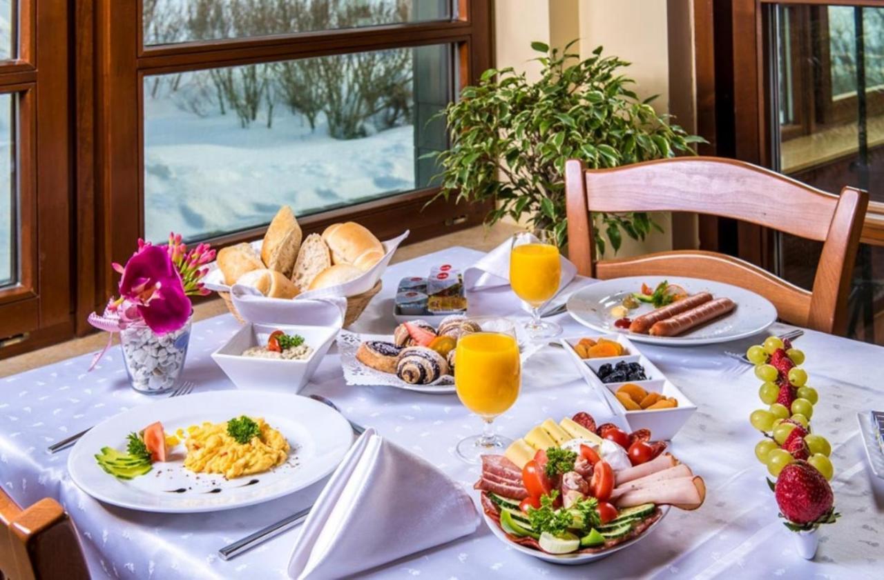 Hotel Forest Hills زيرك المظهر الخارجي الصورة