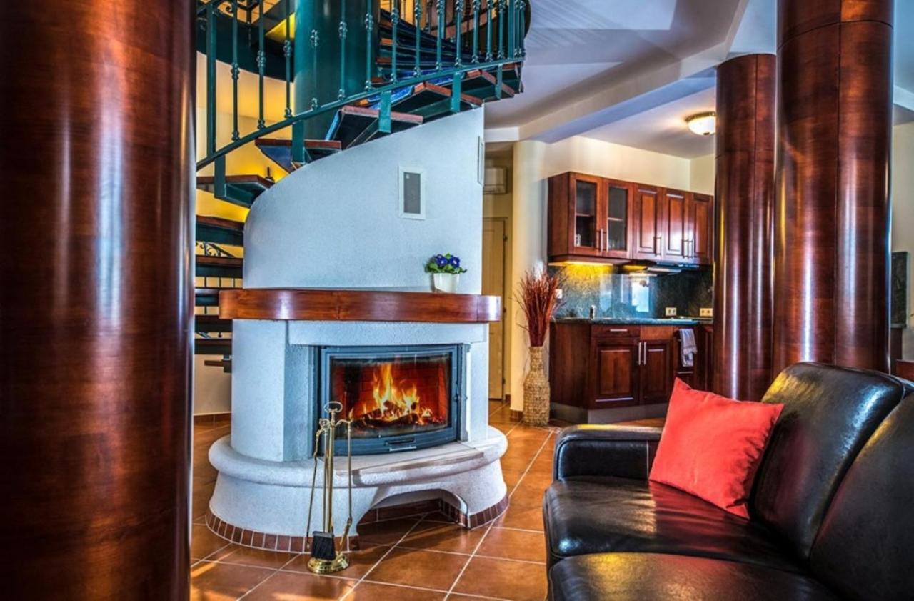 Hotel Forest Hills زيرك المظهر الخارجي الصورة