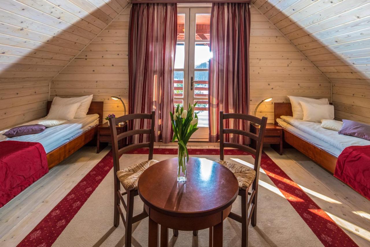 Hotel Forest Hills زيرك المظهر الخارجي الصورة