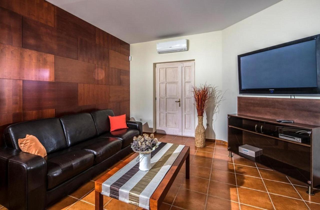 Hotel Forest Hills زيرك المظهر الخارجي الصورة