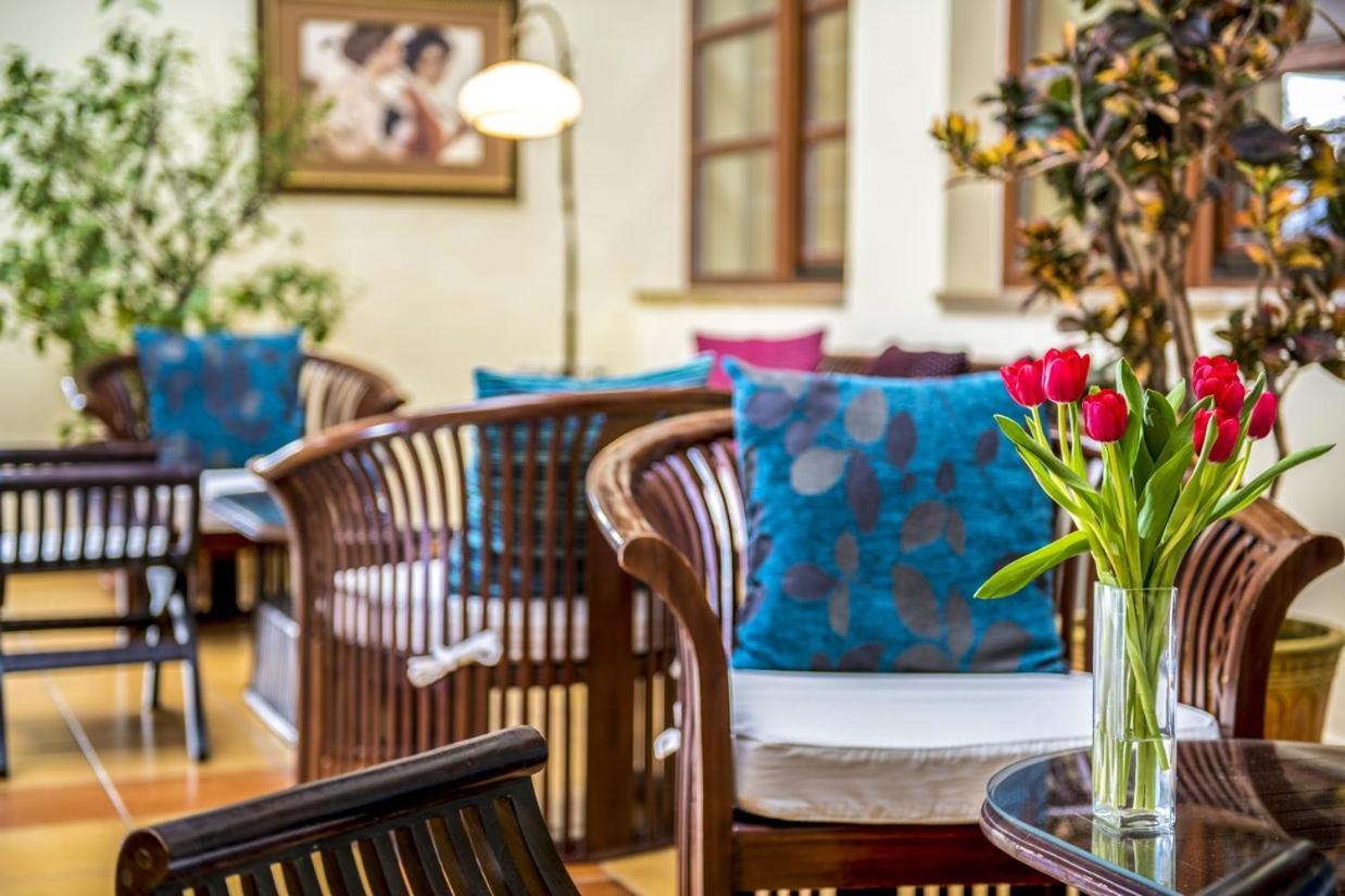 Hotel Forest Hills زيرك المظهر الخارجي الصورة