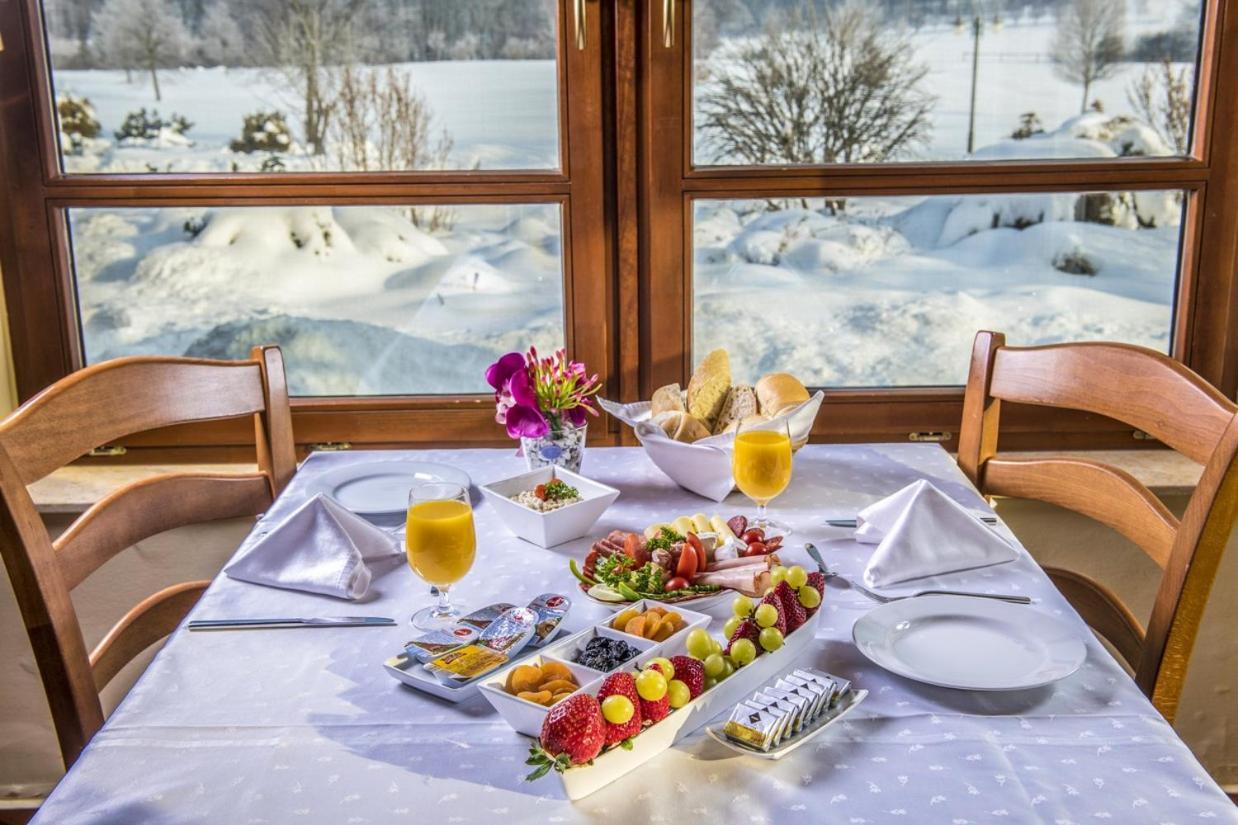 Hotel Forest Hills زيرك المظهر الخارجي الصورة