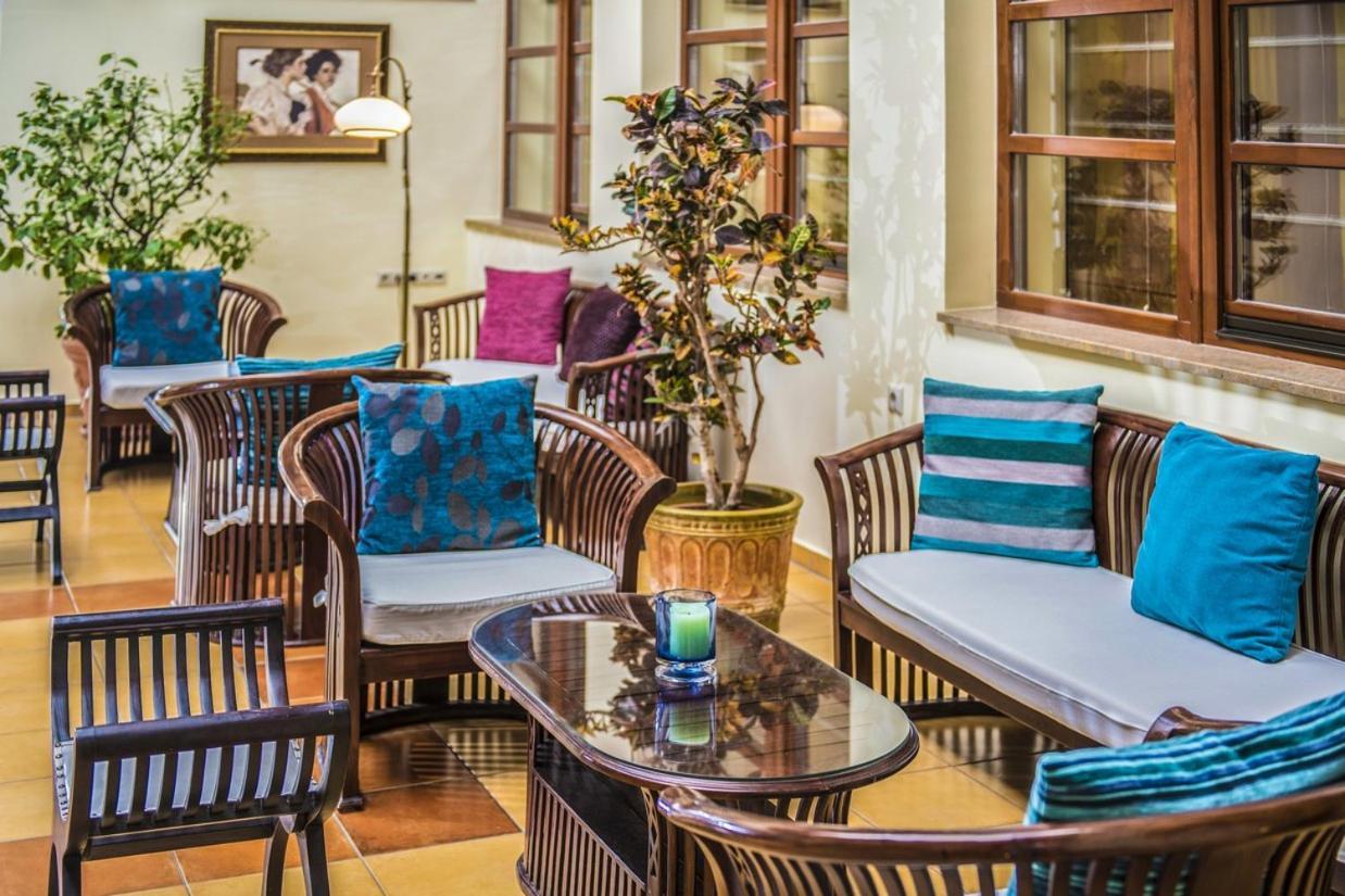 Hotel Forest Hills زيرك المظهر الخارجي الصورة