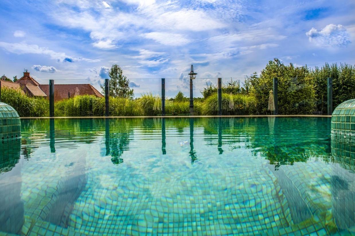 Hotel Forest Hills زيرك المظهر الخارجي الصورة